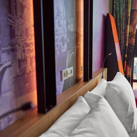 Inntel Hotels Amsterdam Landmark Dış mekan fotoğraf Detail of the interior of a room at the hotel