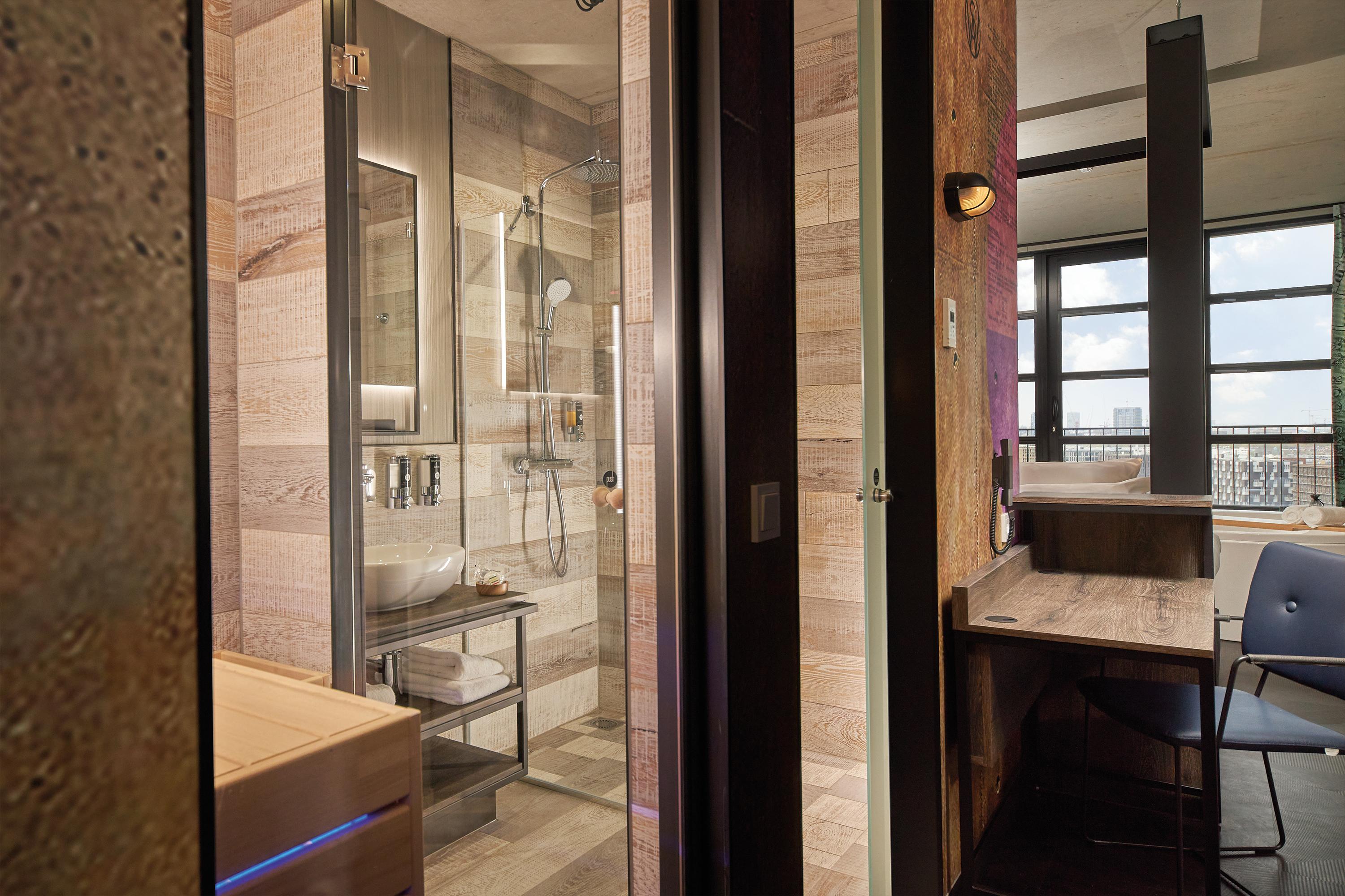 Inntel Hotels Amsterdam Landmark Dış mekan fotoğraf Shower room in a room of the hotel