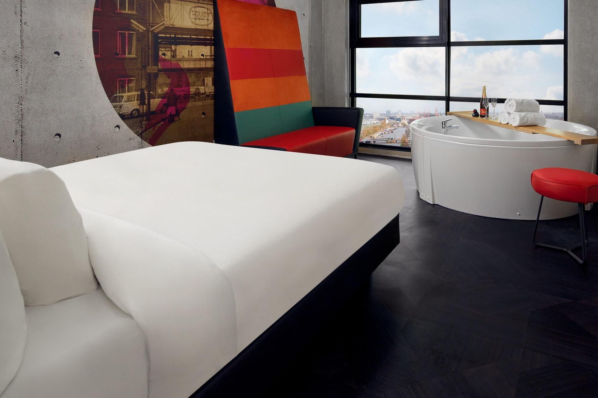Inntel Hotels Amsterdam Landmark Dış mekan fotoğraf Room at the W Hollywood
